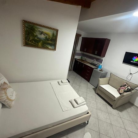 Vila Reni Risi Ksamil Exteriör bild